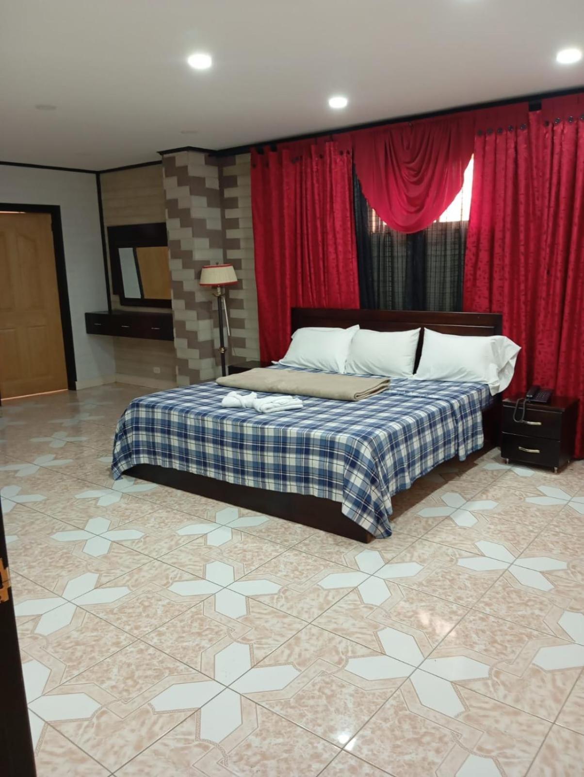 Hollywood Paradise Hotel Rionegro Exterior photo